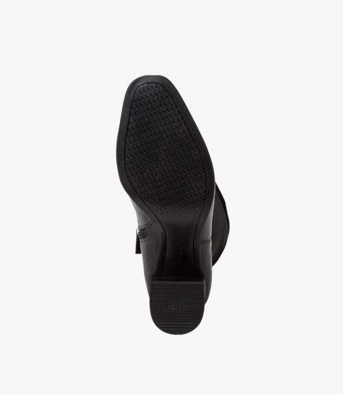 Topánky nad kolená v čiernej farbe